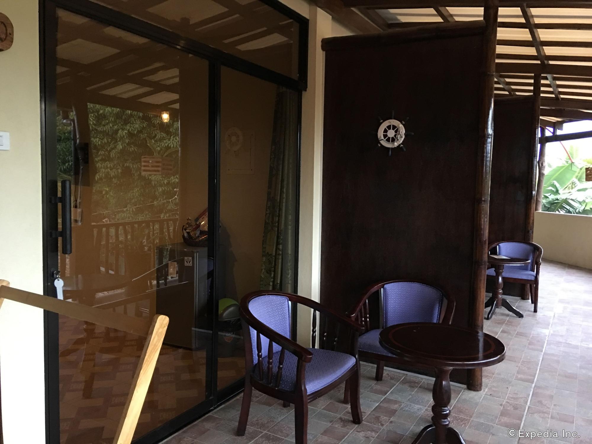 Captain'S Lodge And Bar Panglao-stad Buitenkant foto