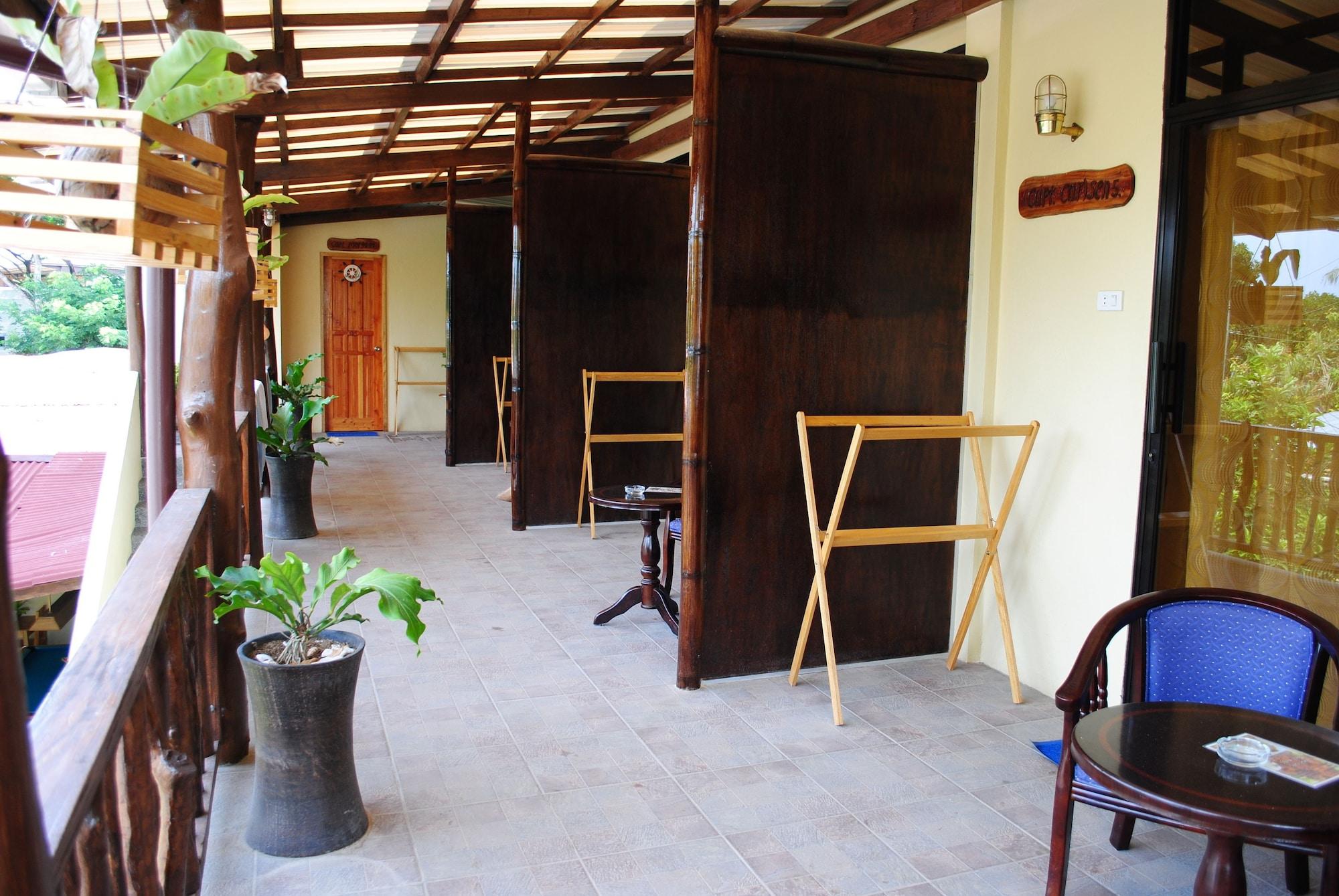 Captain'S Lodge And Bar Panglao-stad Buitenkant foto