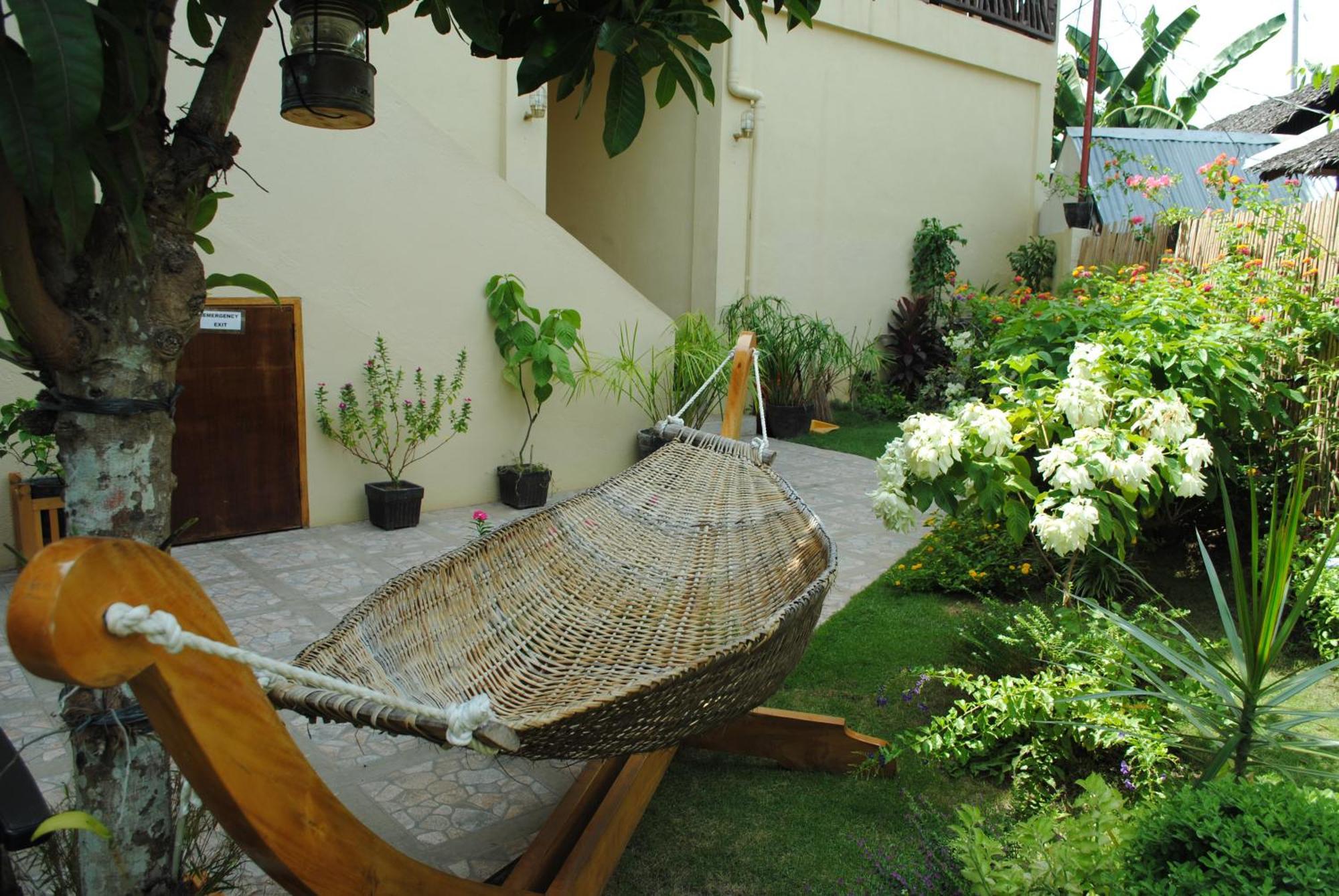 Captain'S Lodge And Bar Panglao-stad Buitenkant foto