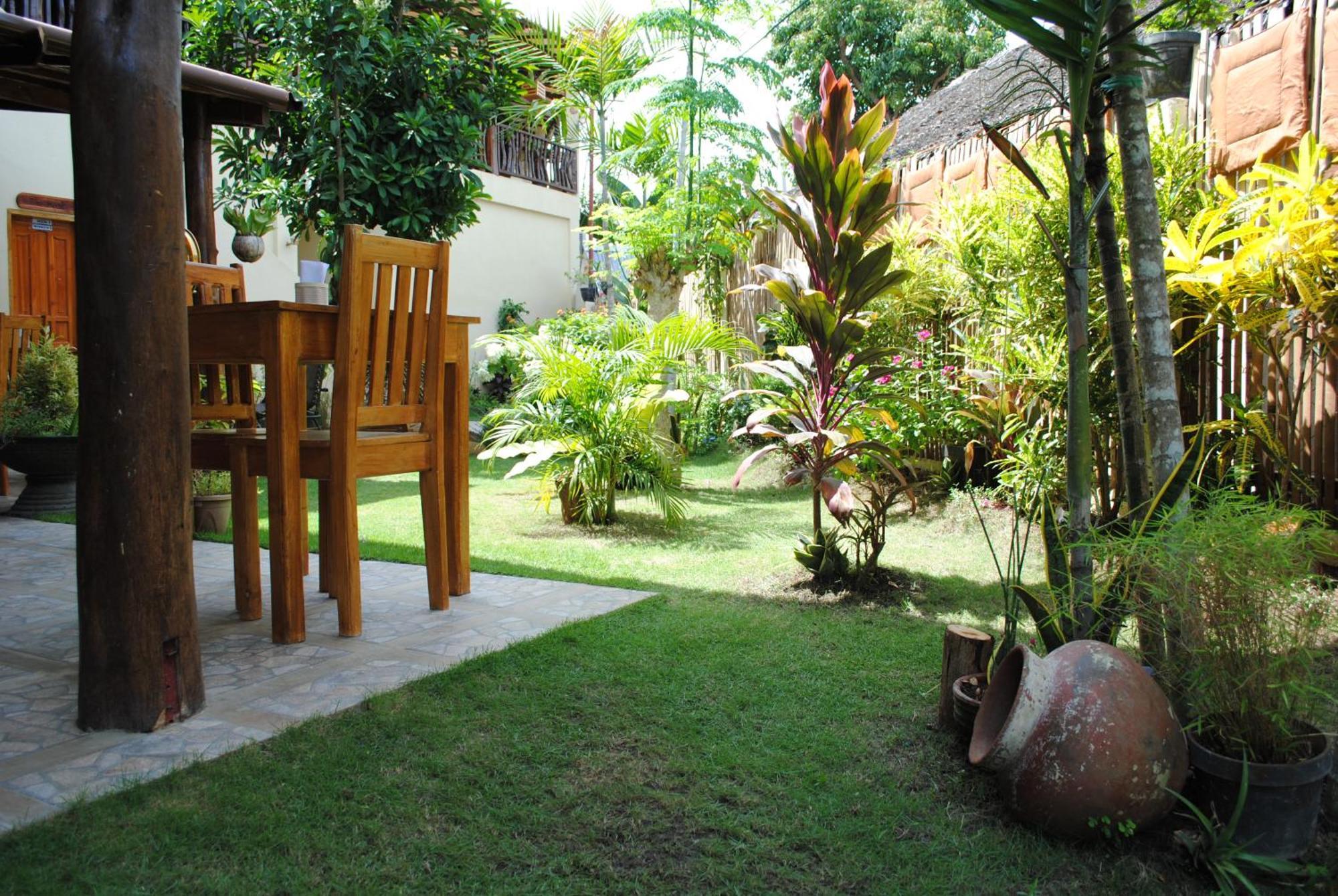 Captain'S Lodge And Bar Panglao-stad Buitenkant foto